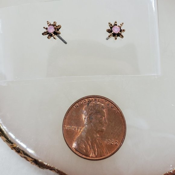 ๐ค BUNDLE TO SAVE ๐ค Torrid Pink Crystal Starburst Stud Earrings - Picture 2 of 5